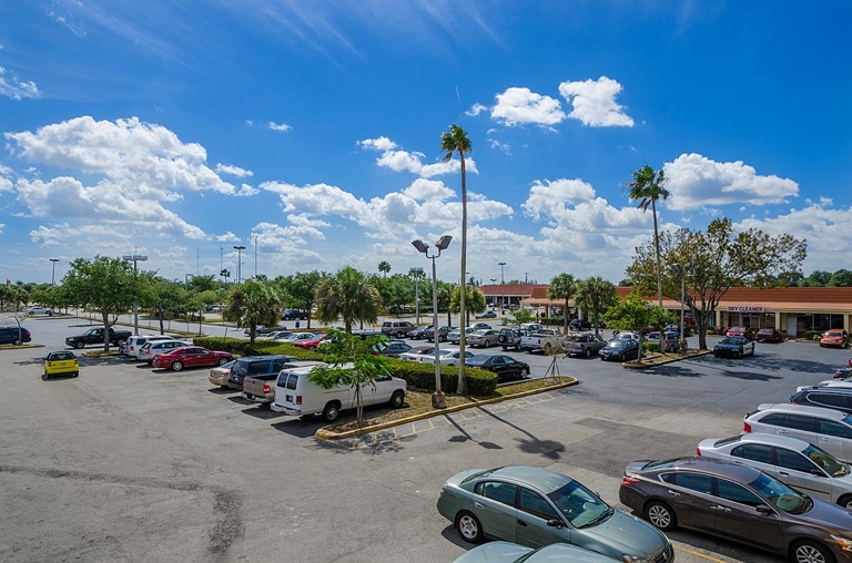South Florida's apartment buildings traded at record highs in the first half of 2022.