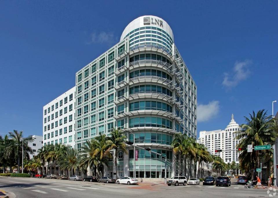 The sale of a mixed-use office building on city-owned land near Lincoln Road is one of Miami Beach’s largest CRE transactions in 2016. The eight-story building at 1601 Washington Ave, has 110,000 square feet of office space, 30,000 square feet of retail and a 500-car parking garage.